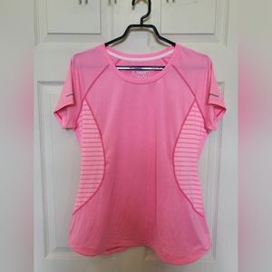 5/$25 Running Room szL Women's Fit Wear Pink Short Sleeve Tee